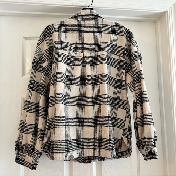 Pink Lily Shacket - Picture 2 of 4